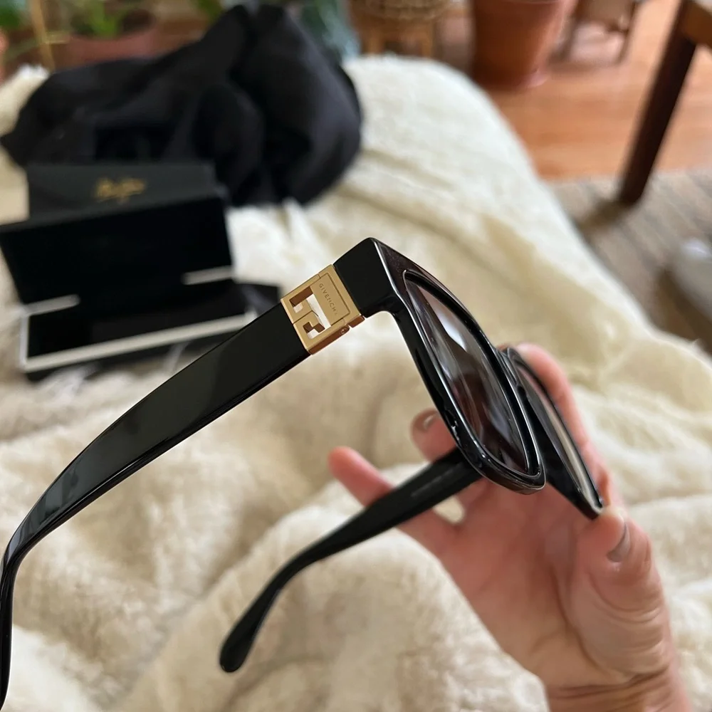 Givenchy bold square
